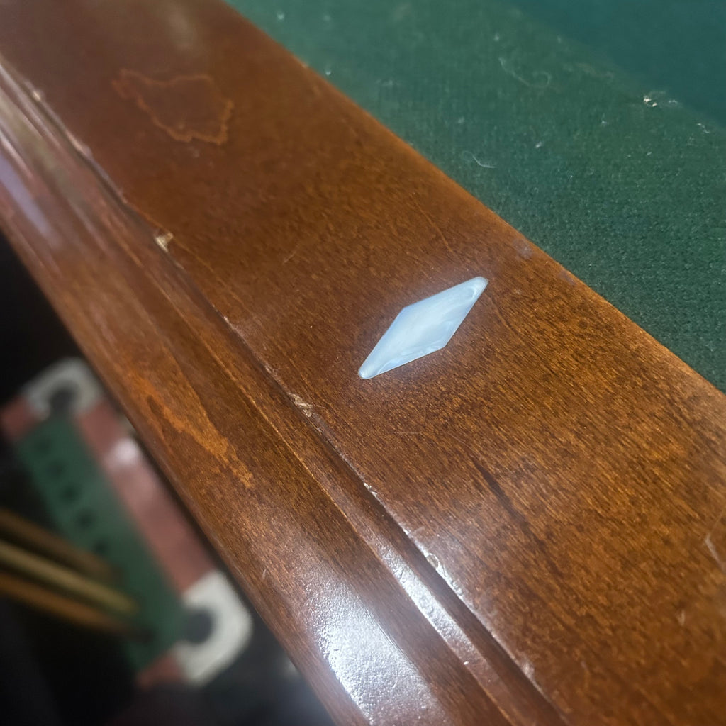 Diamond rail site in white with dark green felt