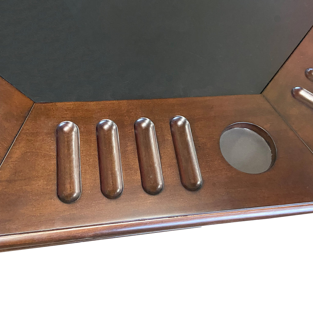 Close up of chip tray with 4 slots and cup holder
