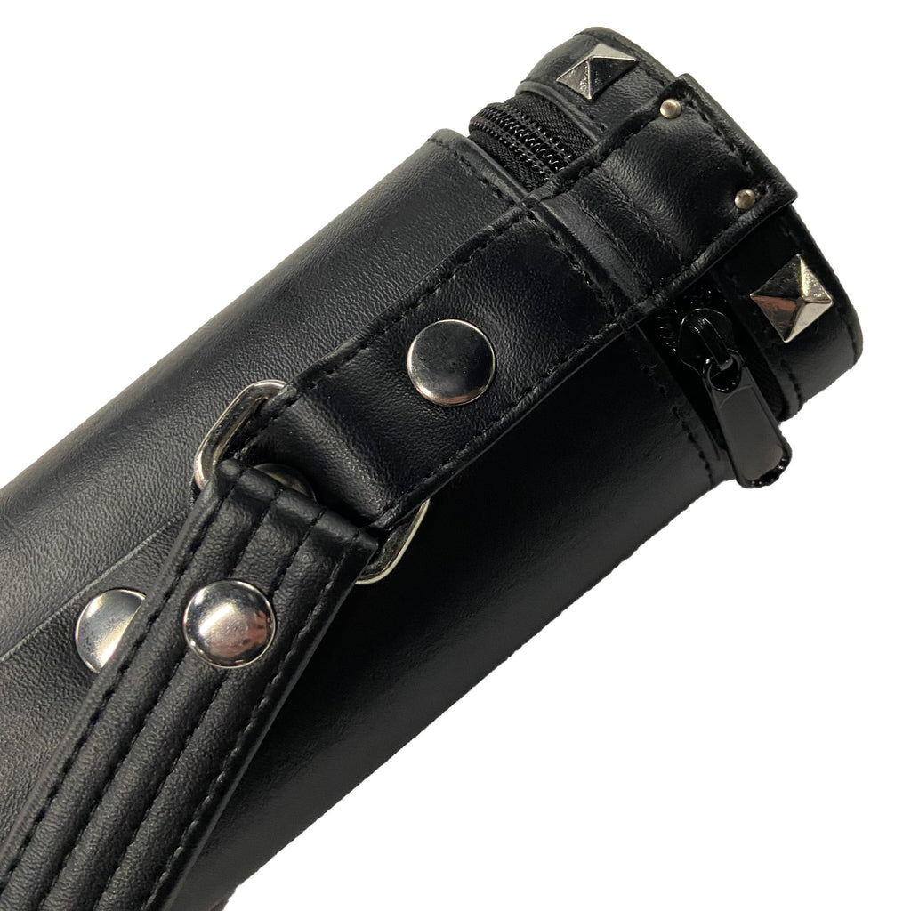 Closeup of the zipper of pool cue carrying case