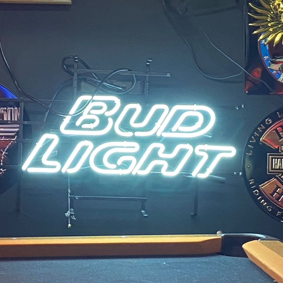 Bud Light Neon Light – D&L Billiards